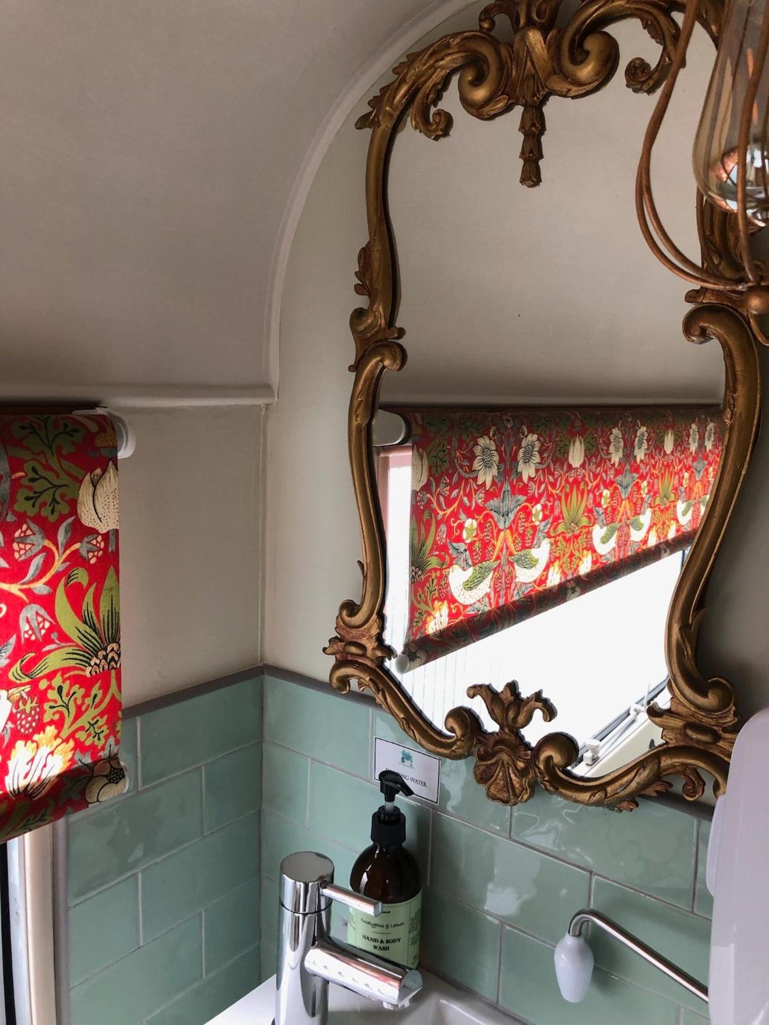 Down The Garden Path Vintage Caravan B&B , Dartmoor ニュートン・アボット エクステリア 写真