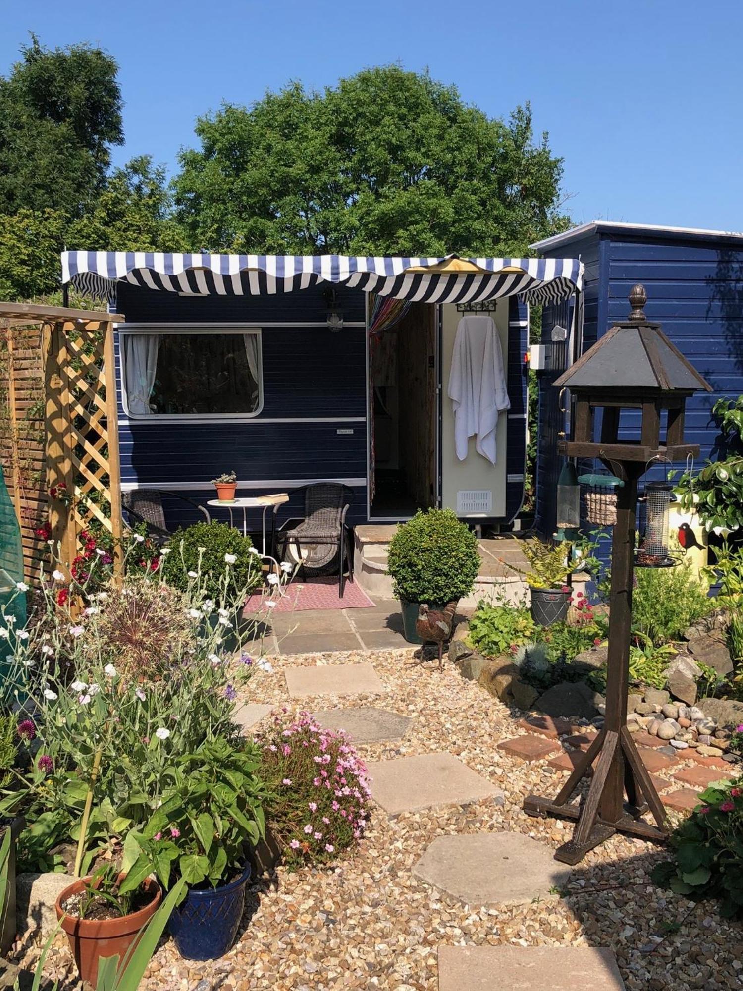 Down The Garden Path Vintage Caravan B&B , Dartmoor ニュートン・アボット エクステリア 写真